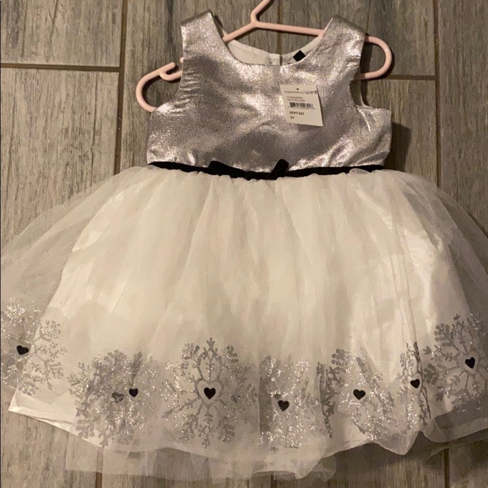 Holiday Glitter Snowflake Dress!Brand NEW! ❄️